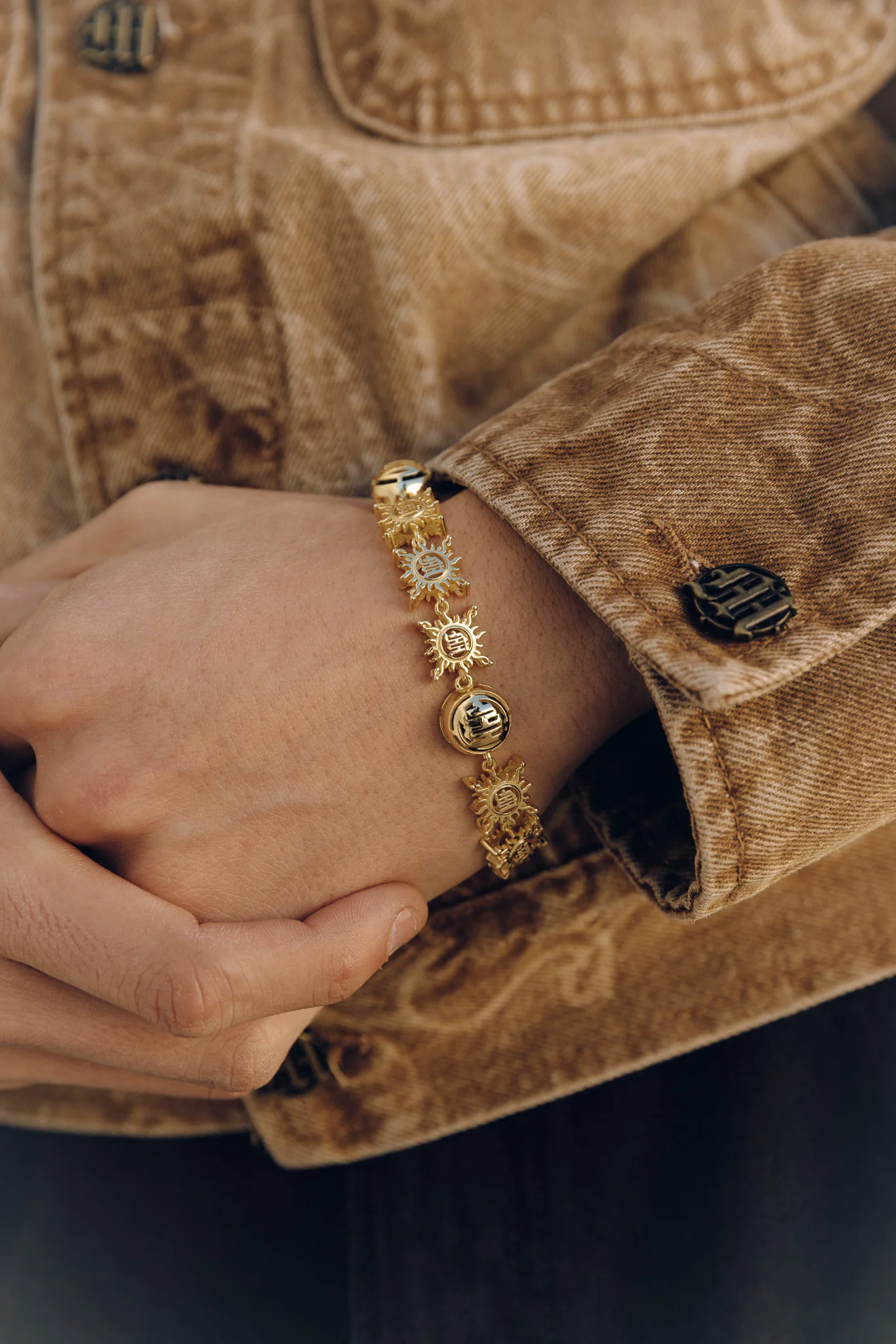 18K GOLD-PLATED MONOGRAM GEMSTONE BRACELET - Image 5