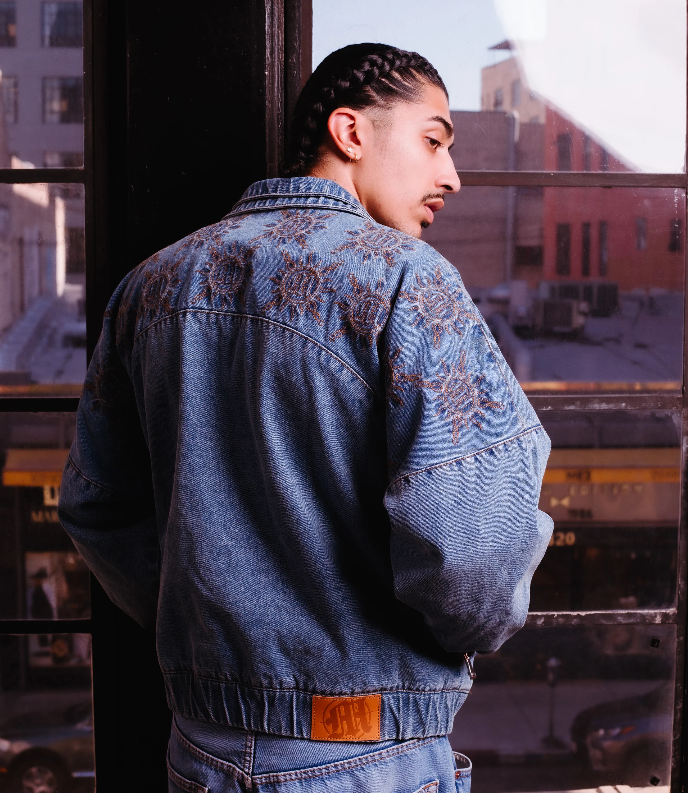 DOUBLE-COLLAR MONOGRAM QUILTED DENIM JACKET - Image 5