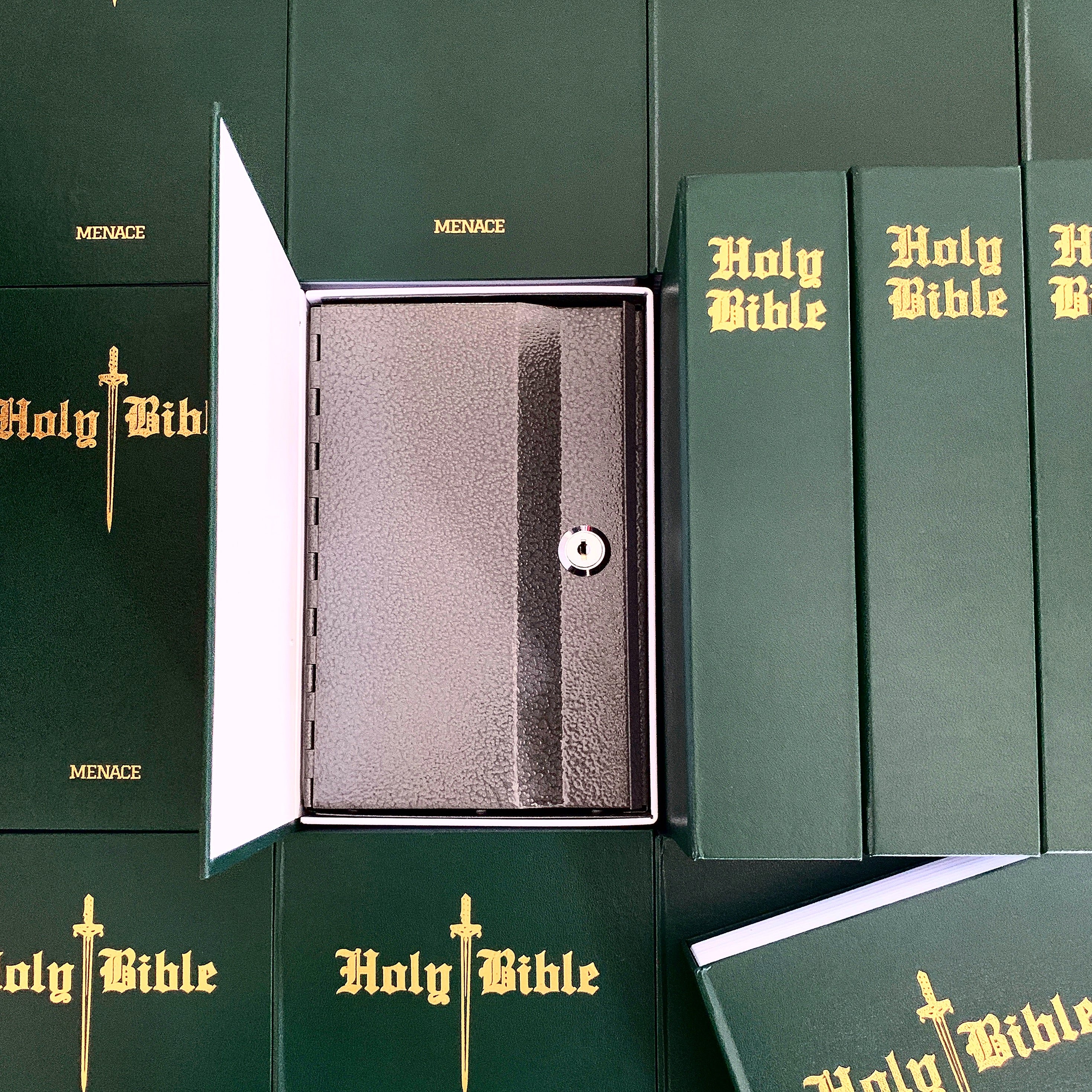 MENACE HOLY BIBLE SAFE BOX - Image 5