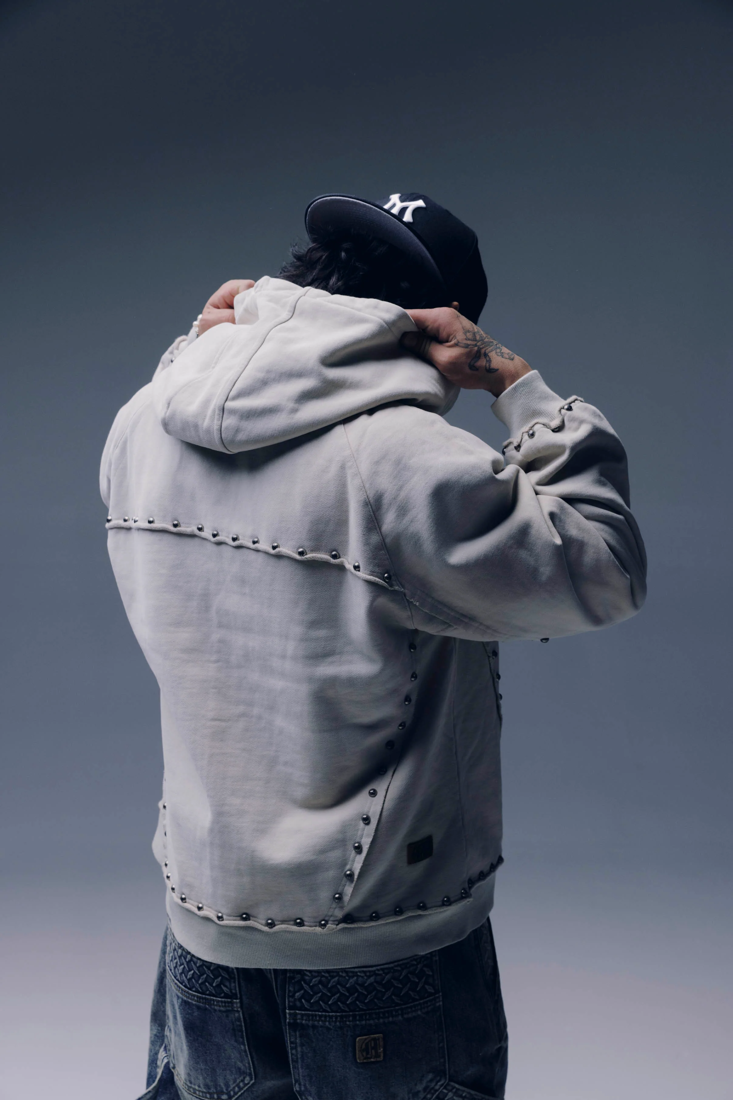 METAL RIVET ZIP-UP HOODIE - Image 8