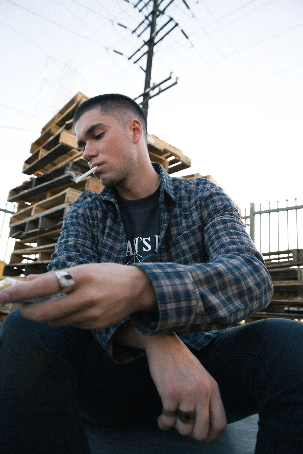 NO MAN'S LAND T-SHIRT - Image 6