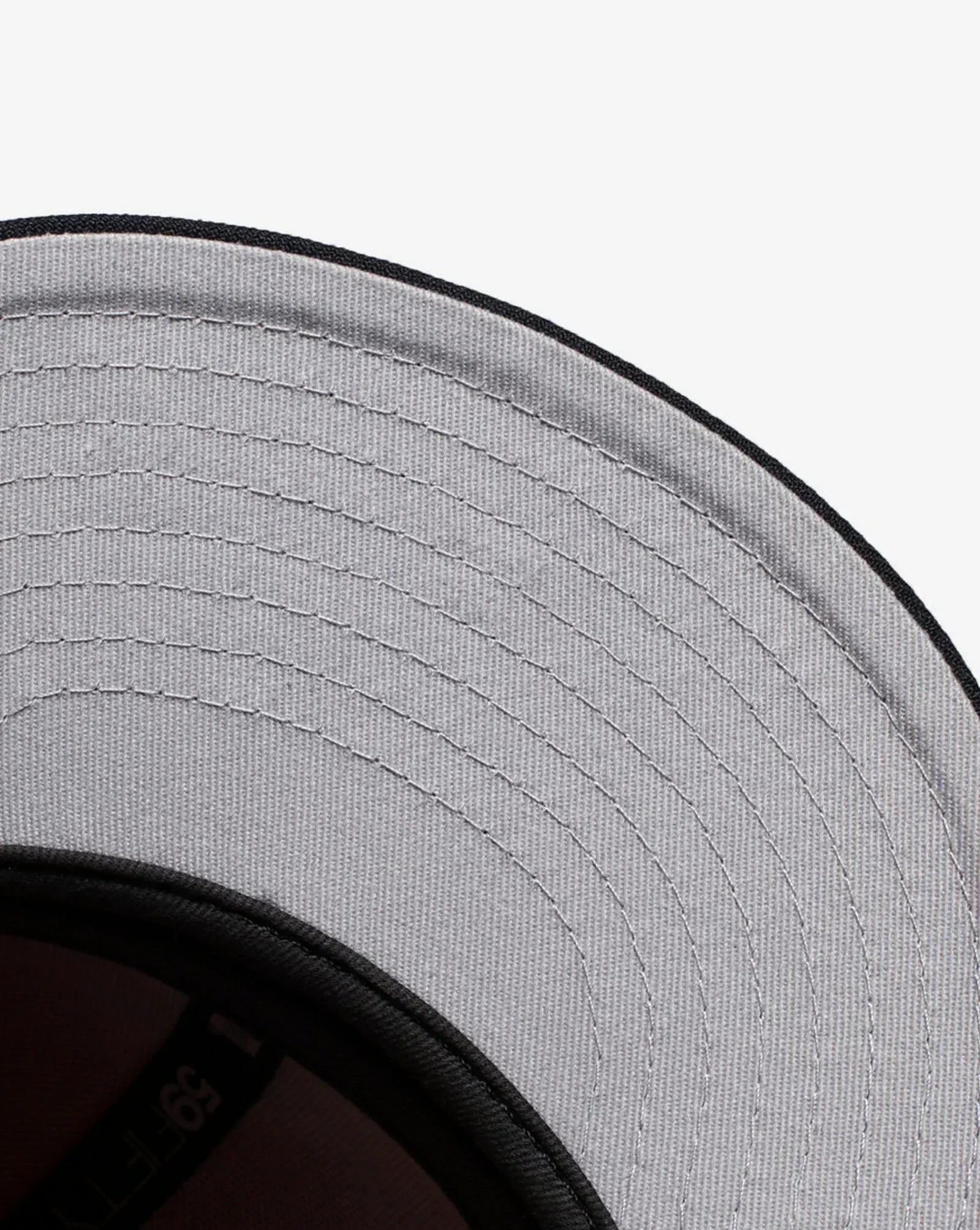 TEAM LOGO STEEL-PLATED BRIM FITTED CAP - Image 4