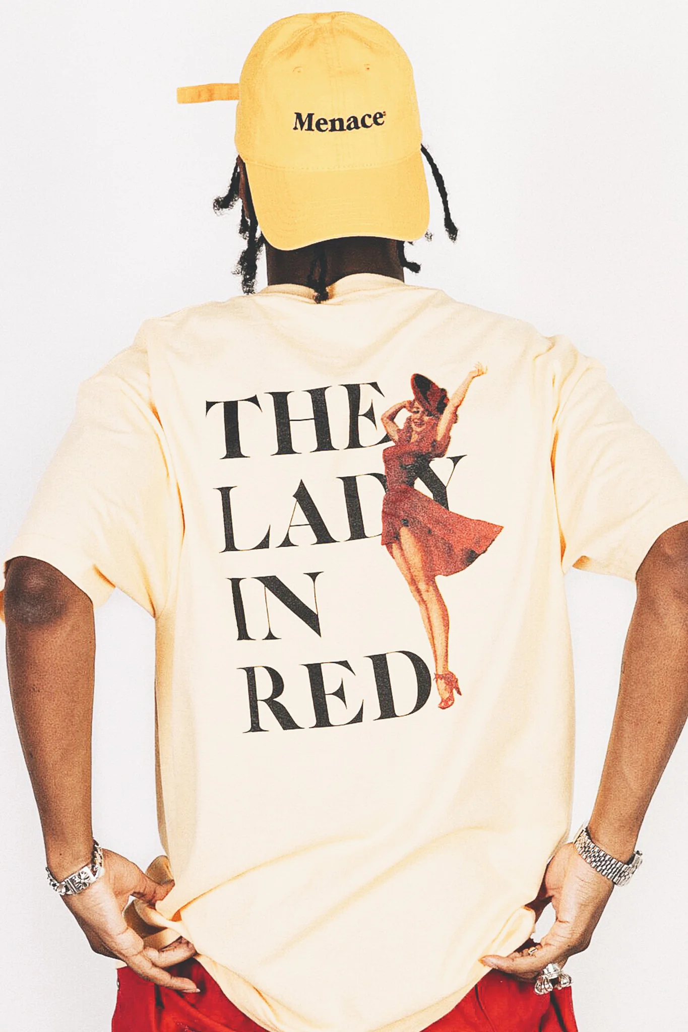 THE LADY IN RED T-SHIRT - Image 3