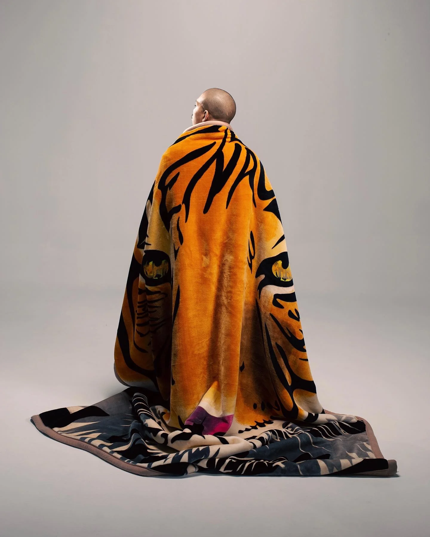 TIGER COBIJA (HEAVY BLANKET) - Image 3