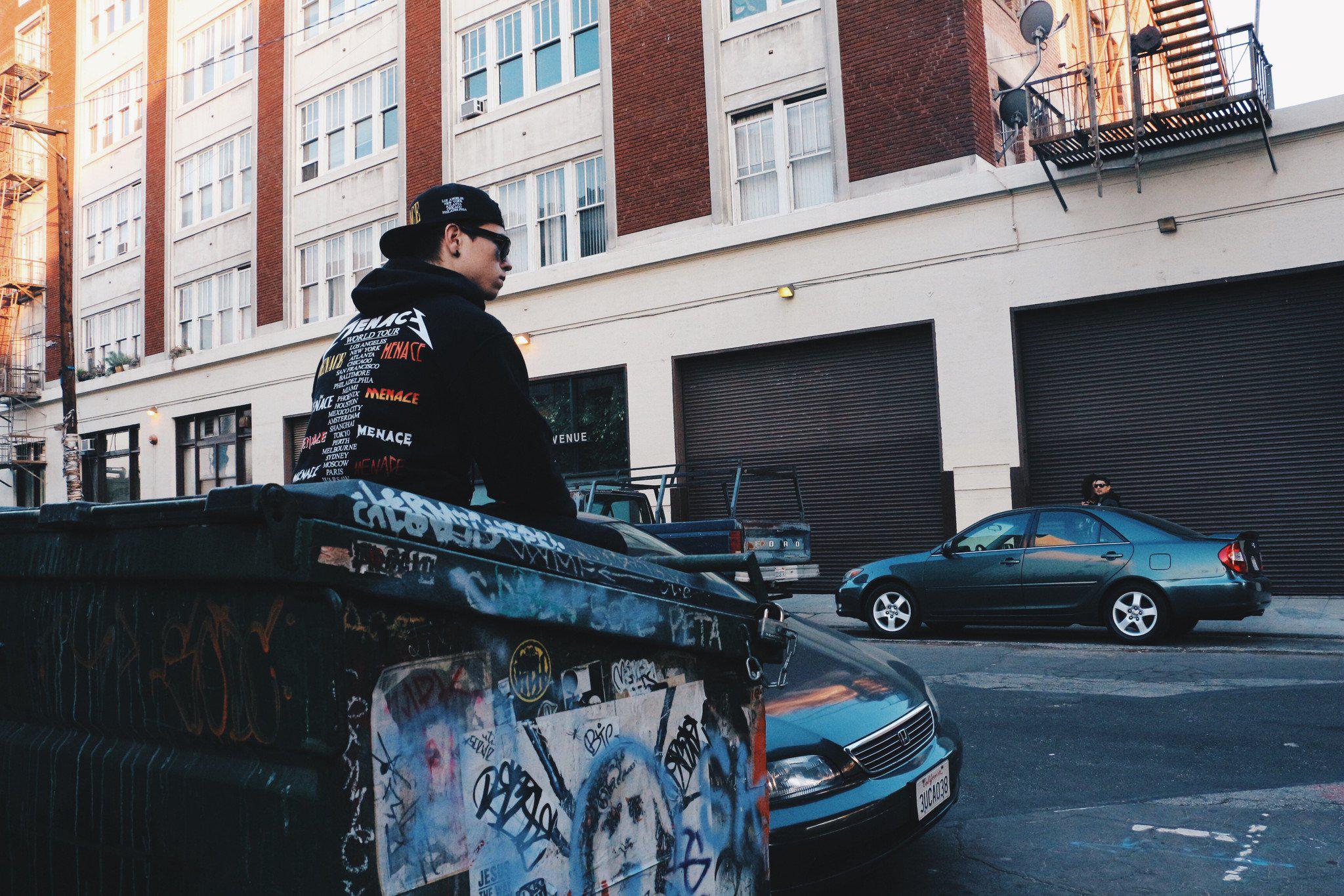 WORLD TOUR LONGSLEEVE - Image 3